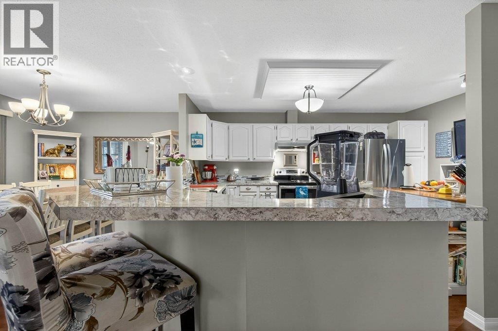111 Harbourfront Drive Unit# 2, Salmon Arm, British Columbia  V1E 1A3 - Photo 17 - 10390394