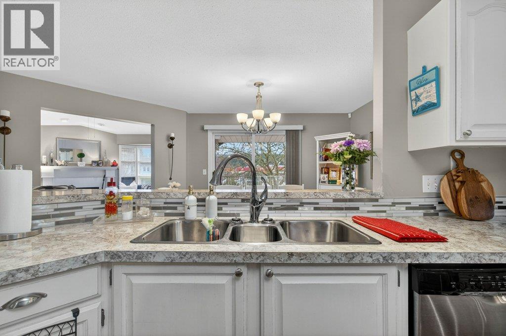 111 Harbourfront Drive Unit# 2, Salmon Arm, British Columbia  V1E 1A3 - Photo 21 - 10390394