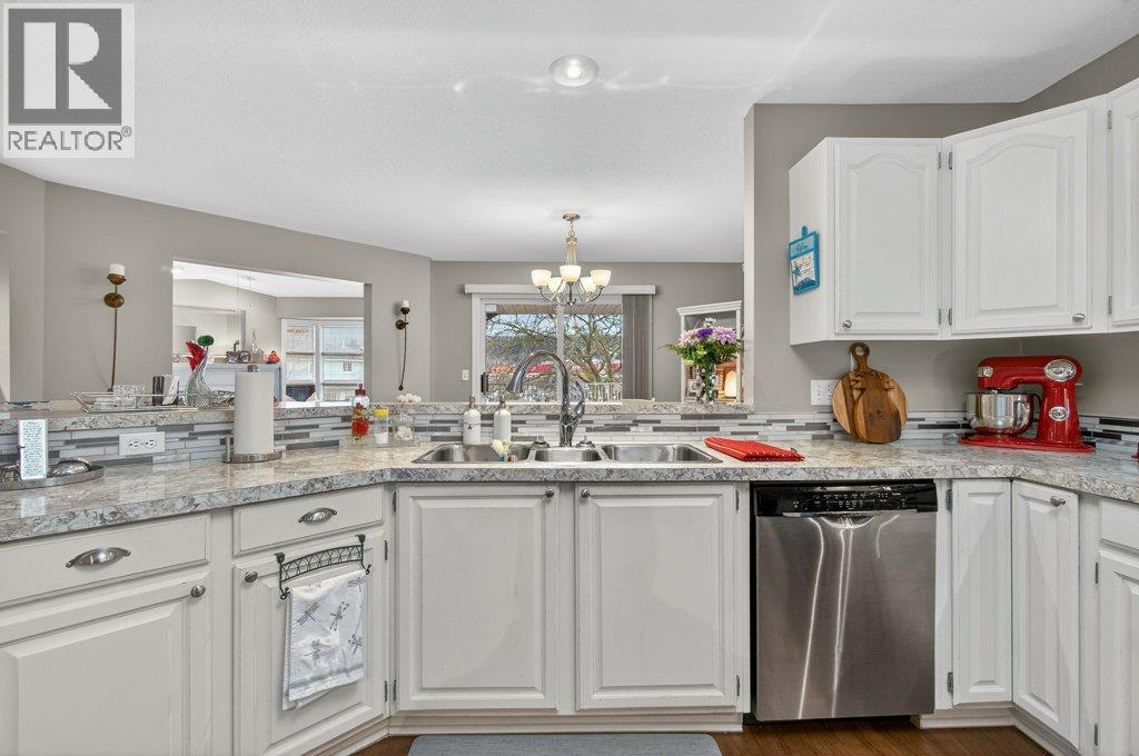 111 Harbourfront Drive Unit# 2, Salmon Arm, British Columbia  V1E 1A3 - Photo 23 - 10390394