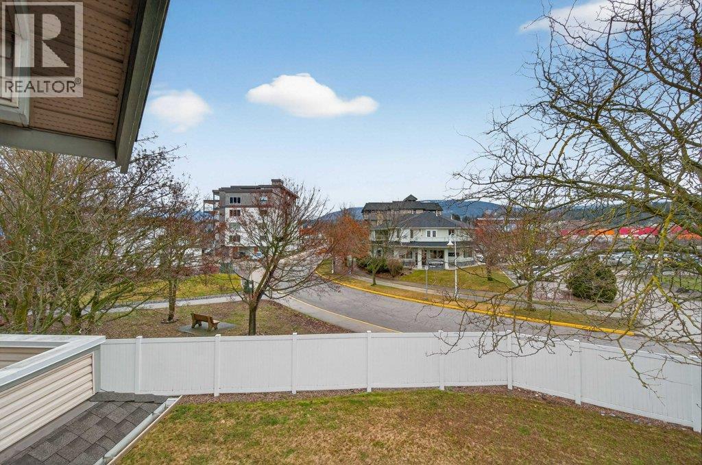 111 Harbourfront Drive Unit# 2, Salmon Arm, British Columbia  V1E 1A3 - Photo 49 - 10390394