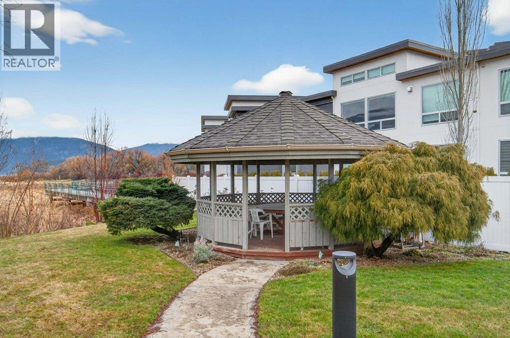 111 Harbourfront Drive Unit# 2, Salmon Arm, British Columbia  V1E 1A3 - Photo 67 - 10390394
