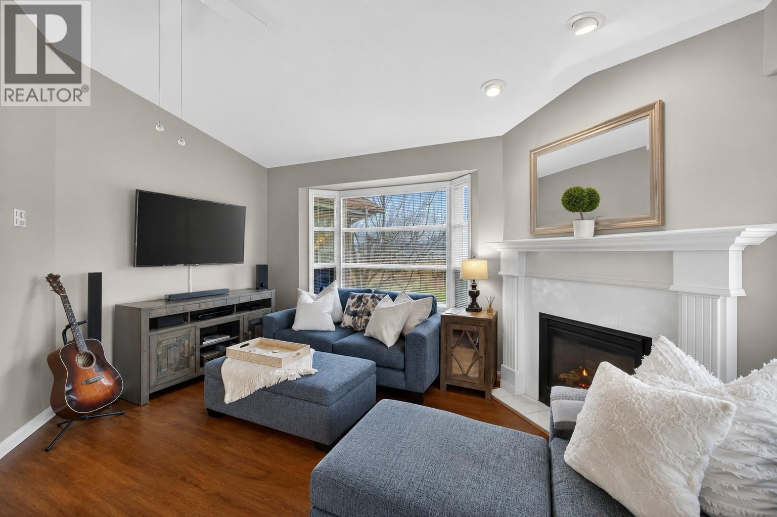 111 Harbourfront Drive Unit# 2, Salmon Arm, British Columbia  V1E 1A3 - Photo 8 - 10390394