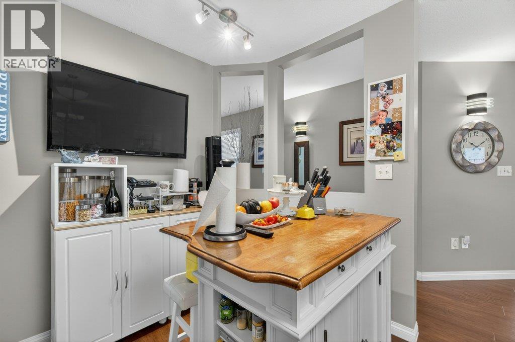 111 Harbourfront Drive Unit# 2, Salmon Arm, British Columbia  V1E 1A3 - Photo 83 - 10390394