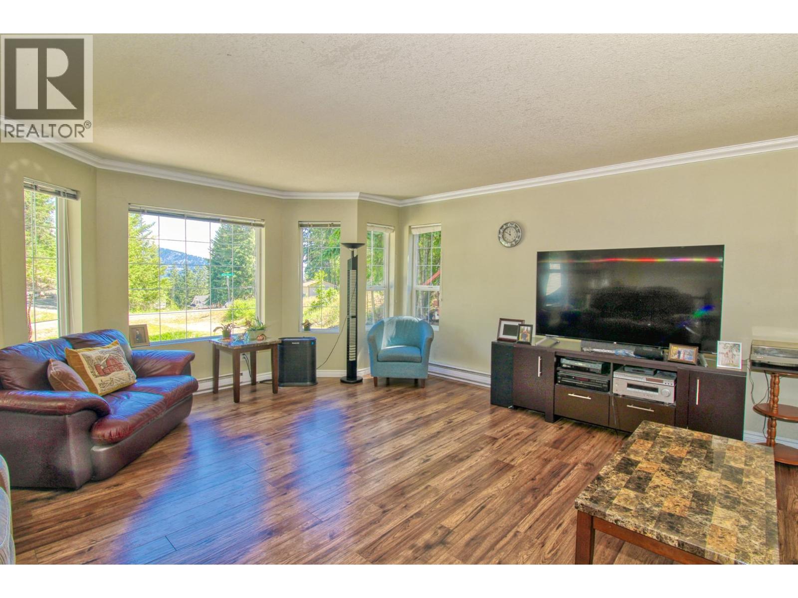 393 Northern View Drive, Vernon, British Columbia  V1H 2C3 - Photo 4 - 10390391
