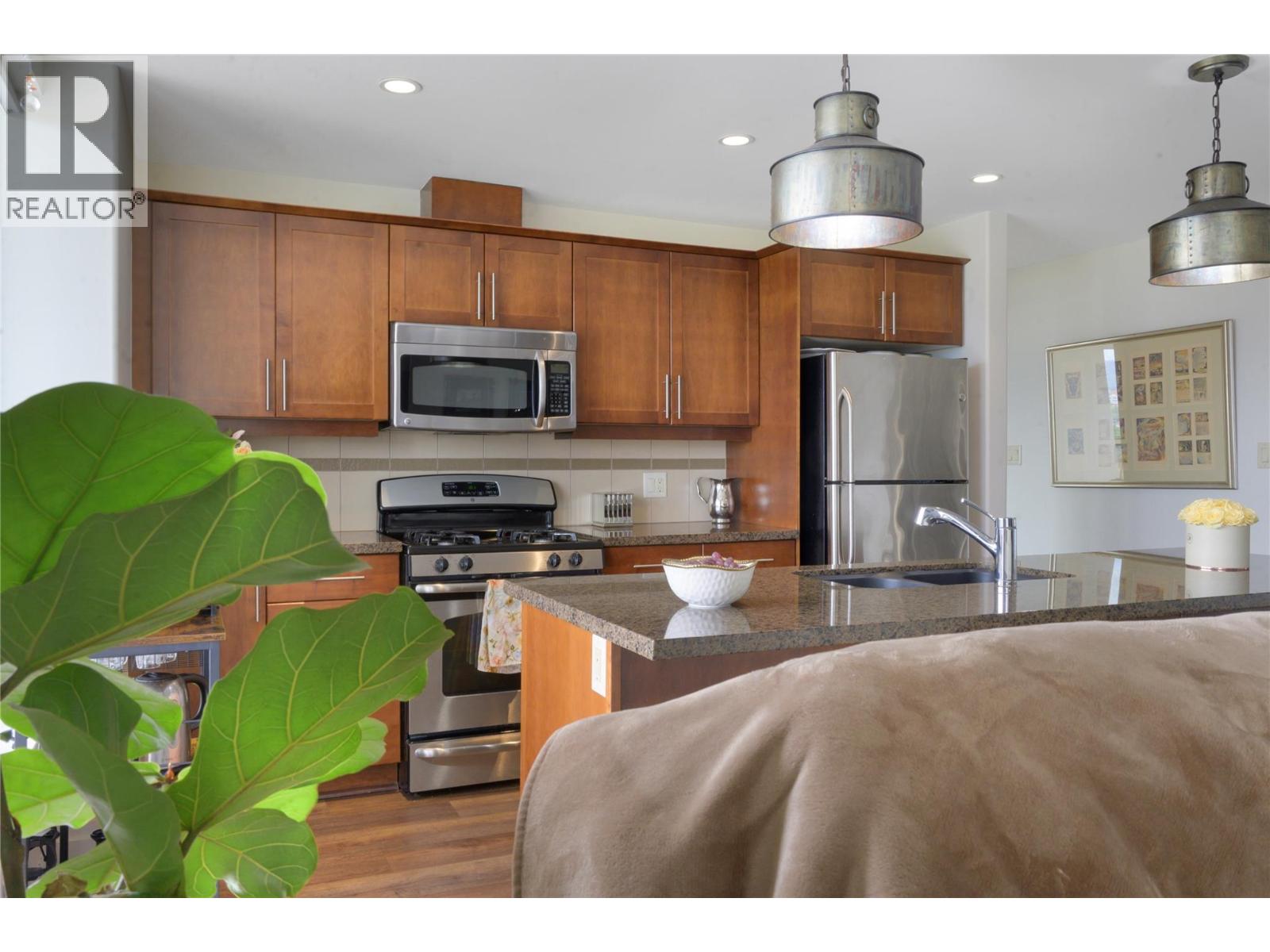 1160 Bernard Avenue Unit# 1008, Kelowna, British Columbia  V1Y 6R2 - Photo 12 - 10390352