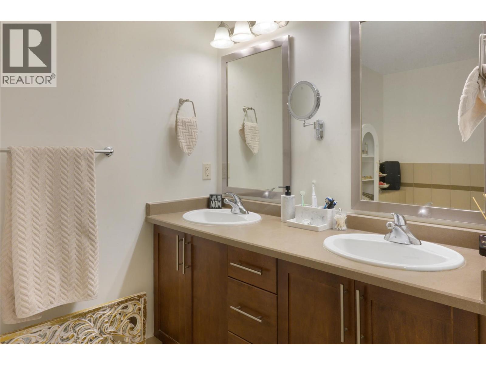 1160 Bernard Avenue Unit# 1008, Kelowna, British Columbia  V1Y 6R2 - Photo 19 - 10390352