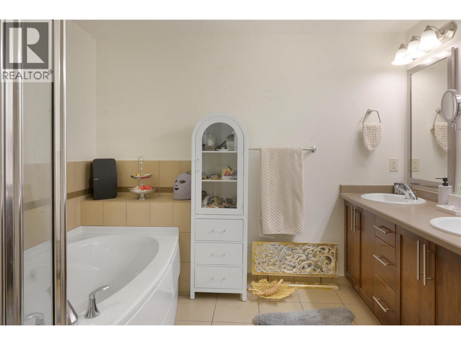 1160 Bernard Avenue Unit# 1008, Kelowna, British Columbia  V1Y 6R2 - Photo 20 - 10390352