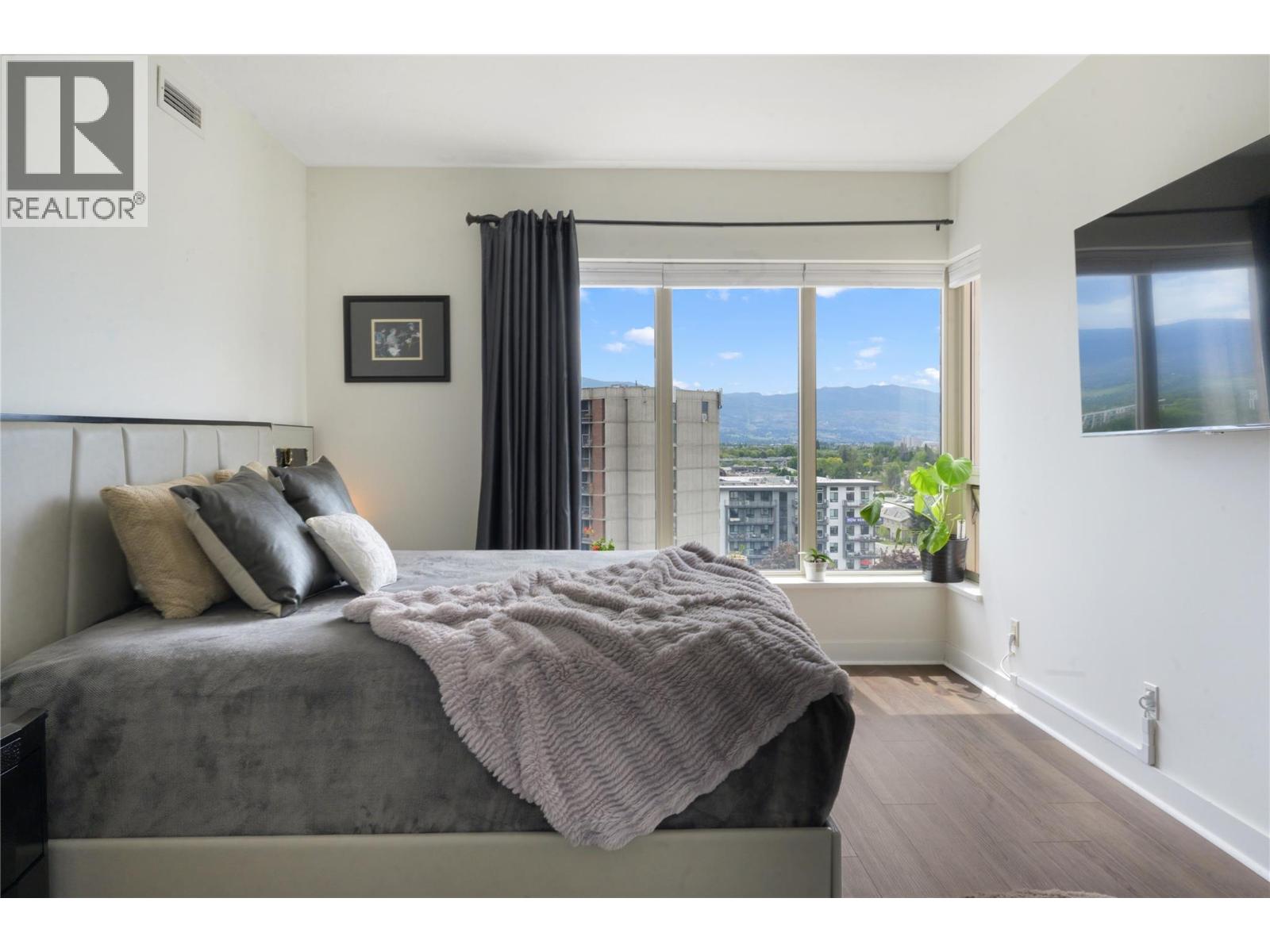 1160 Bernard Avenue Unit# 1008, Kelowna, British Columbia  V1Y 6R2 - Photo 24 - 10390352