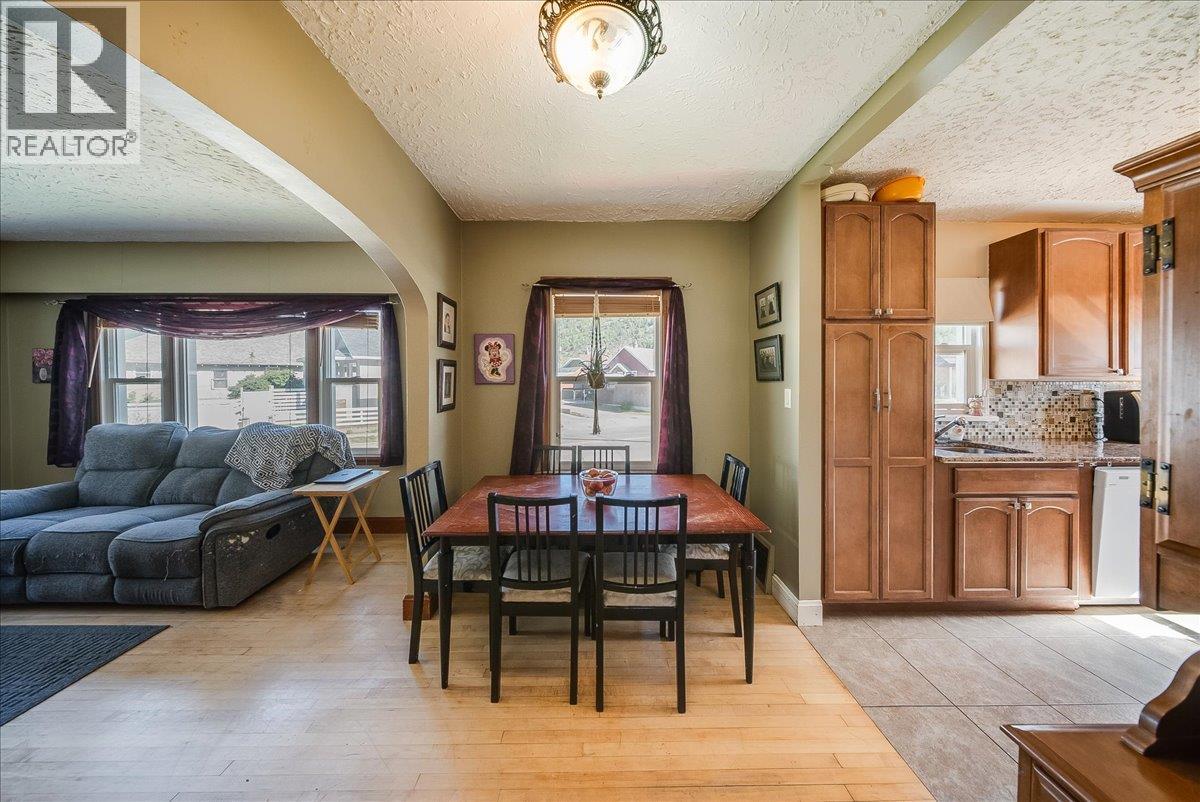 1555 Mcquarrie Street, Trail, British Columbia  V1R 1X5 - Photo 12 - 10389969