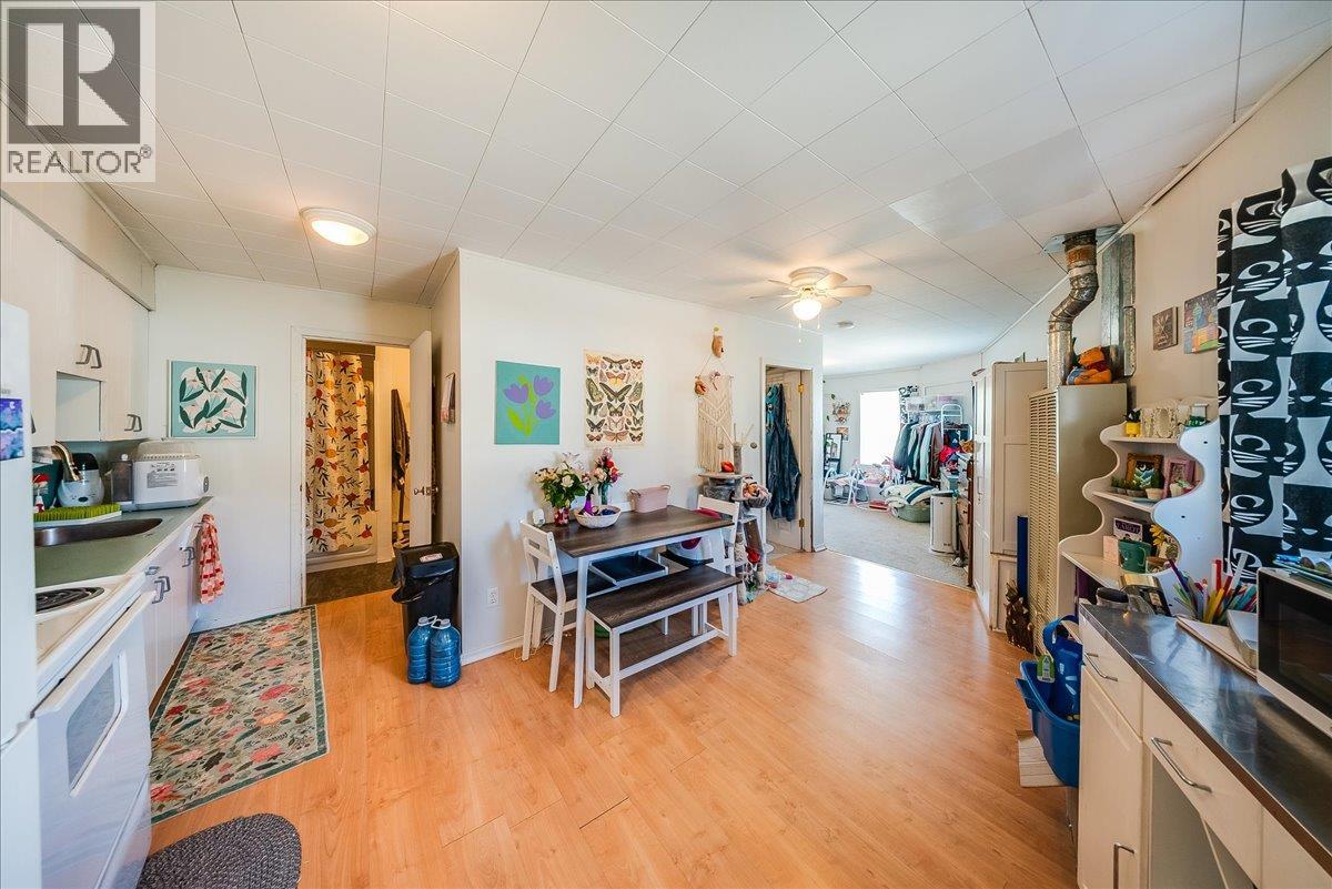 1555 Mcquarrie Street, Trail, British Columbia  V1R 1X5 - Photo 28 - 10389969