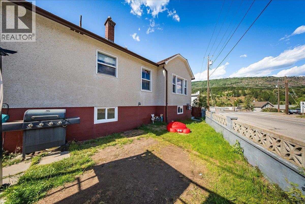 1555 Mcquarrie Street, Trail, British Columbia  V1R 1X5 - Photo 37 - 10389969