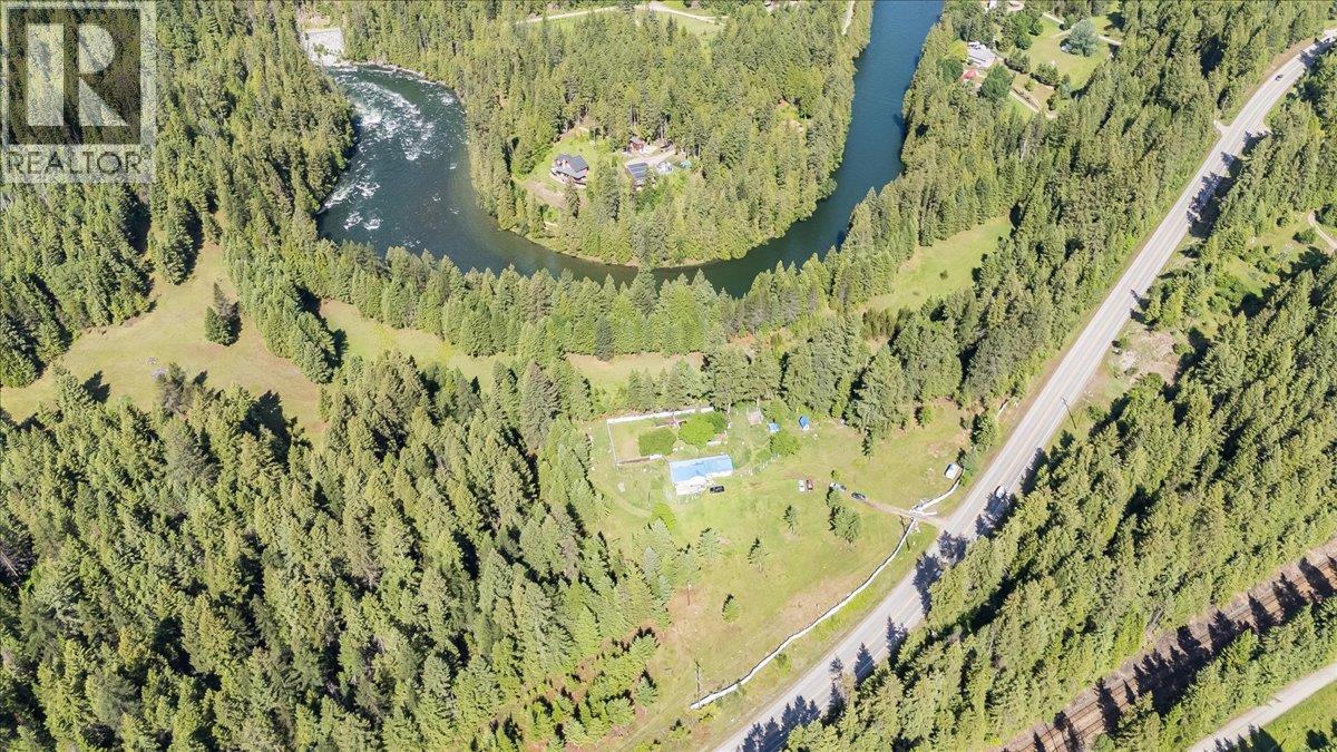 2621 3a Highway, Castlegar, British Columbia  V1N 3H3 - Photo 3 - 10390037