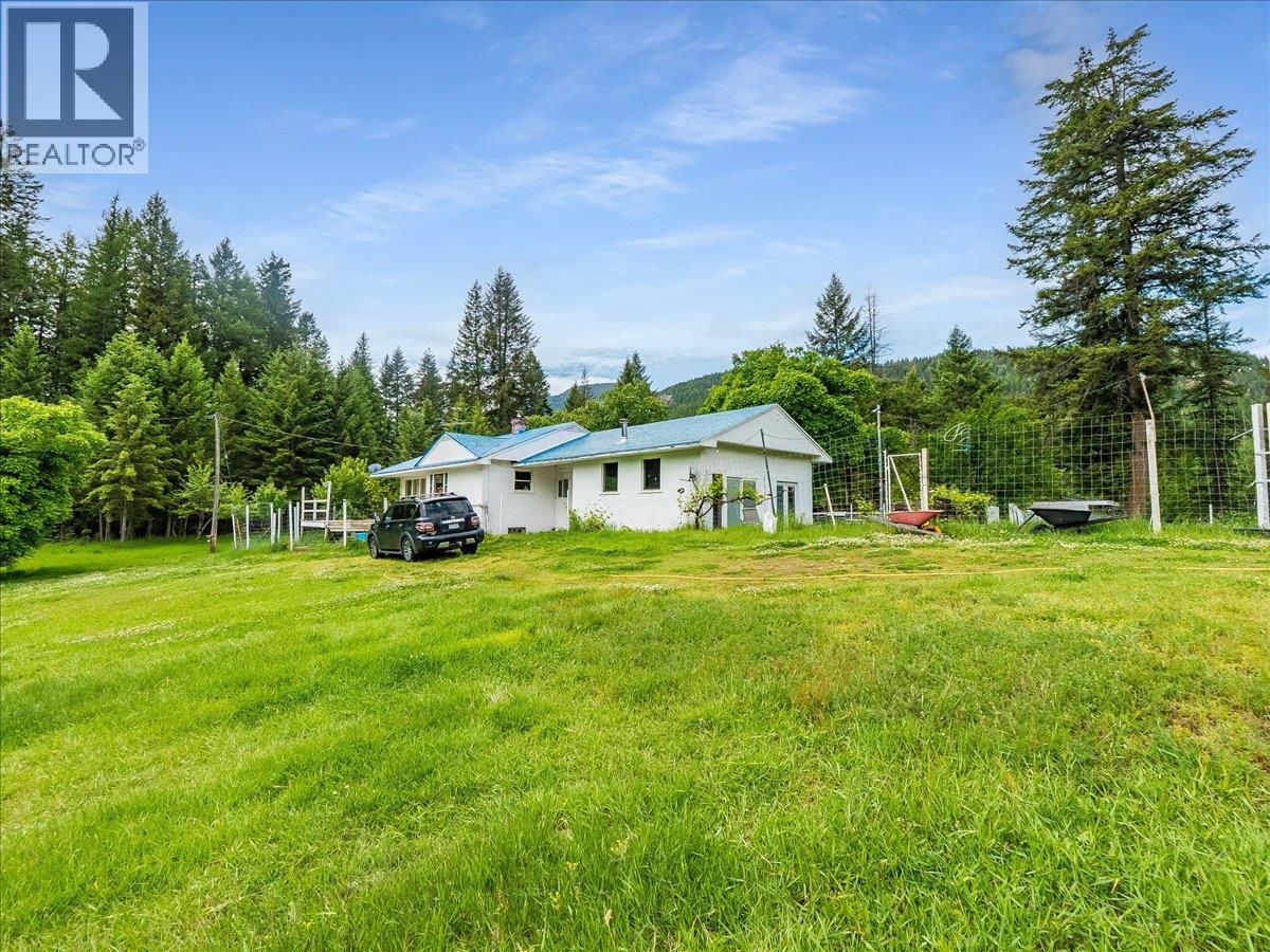 2621 3a Highway, Castlegar, British Columbia  V1N 3H3 - Photo 36 - 10390037