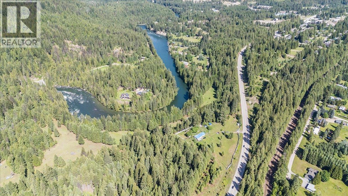 2621 3a Highway, Castlegar, British Columbia  V1N 3H3 - Photo 4 - 10390037