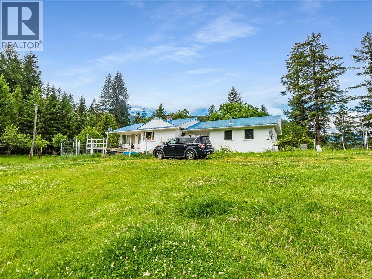 2621 3a Highway, Castlegar, British Columbia  V1N 3H3 - Photo 41 - 10390037