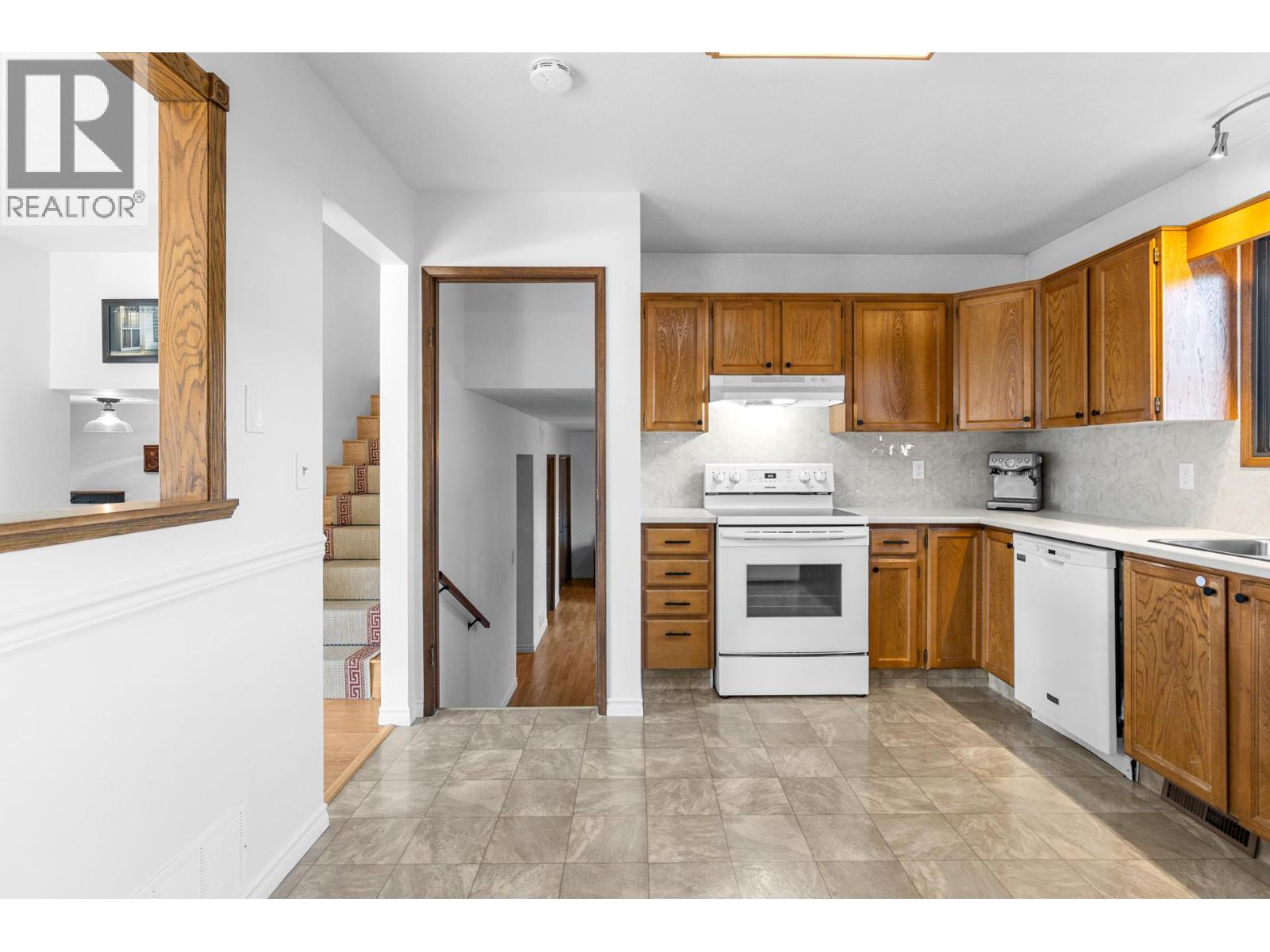 280 Kneller Road, Kelowna, British Columbia  V1X 7A1 - Photo 8 - 10390342