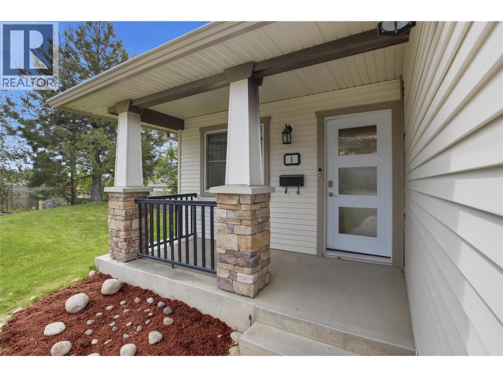 1940 Hillside Drive Unit# 1, Kamloops, British Columbia  V2E 2T3 - Photo 1 - 10390299