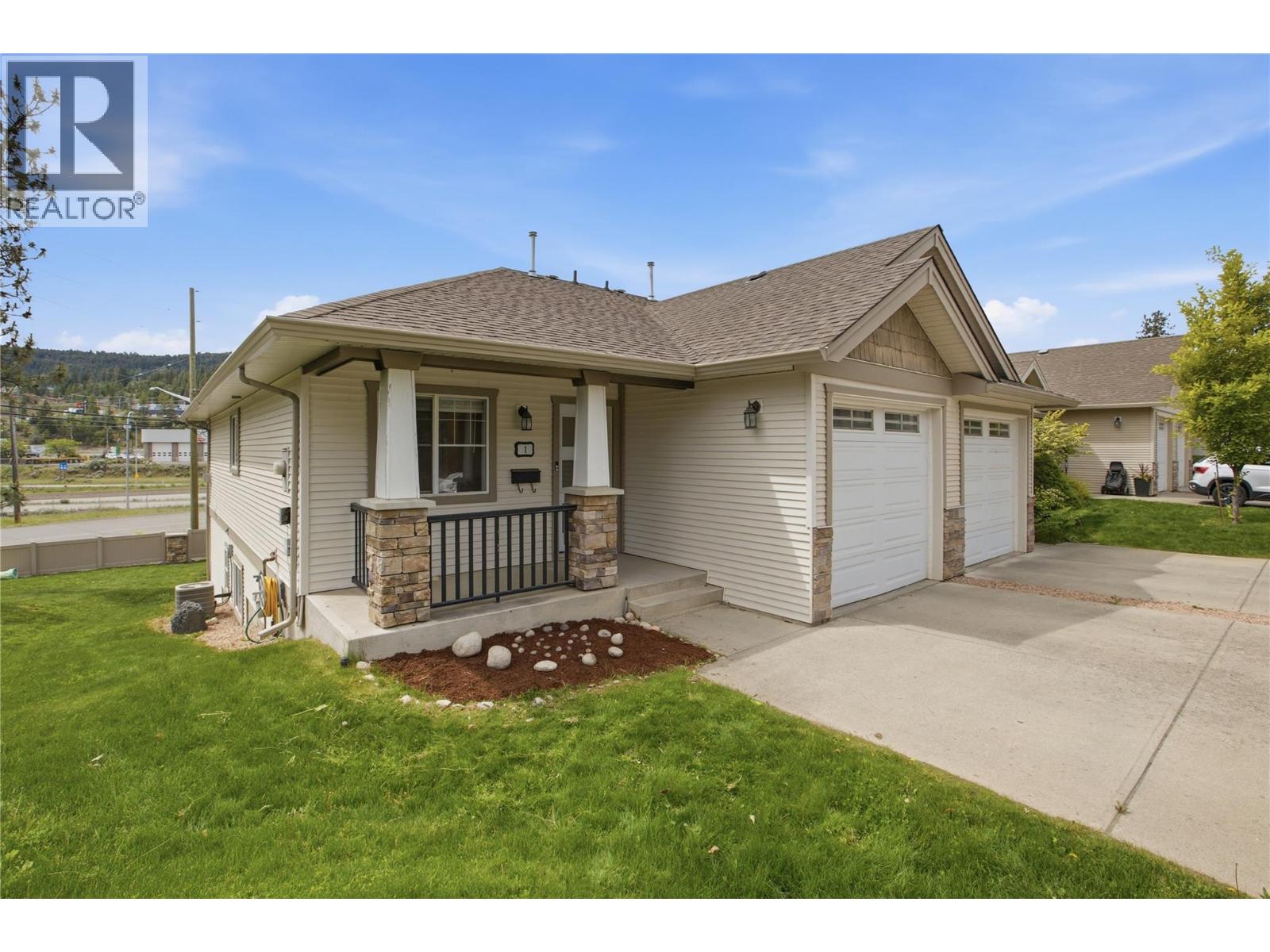 1940 Hillside Drive Unit# 1, Kamloops, British Columbia  V2E 2T3 - Photo 2 - 10390299