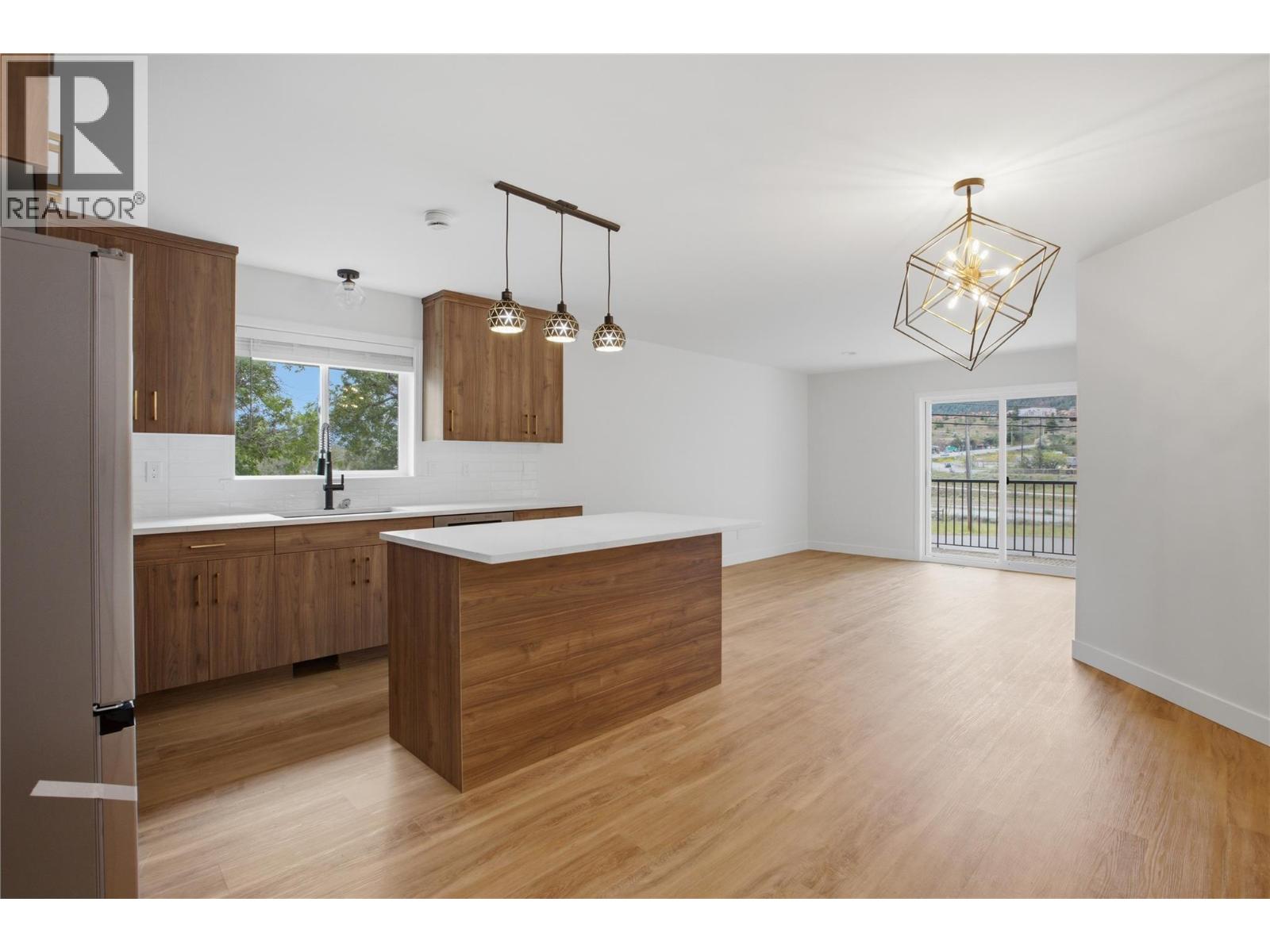 1940 Hillside Drive Unit# 1, Kamloops, British Columbia  V2E 2T3 - Photo 6 - 10390299