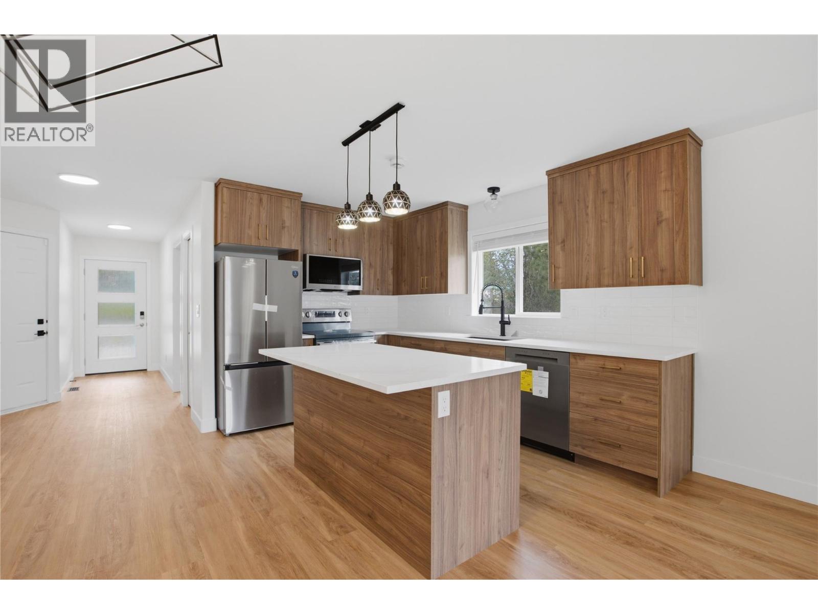 1940 Hillside Drive Unit# 1, Kamloops, British Columbia  V2E 2T3 - Photo 8 - 10390299