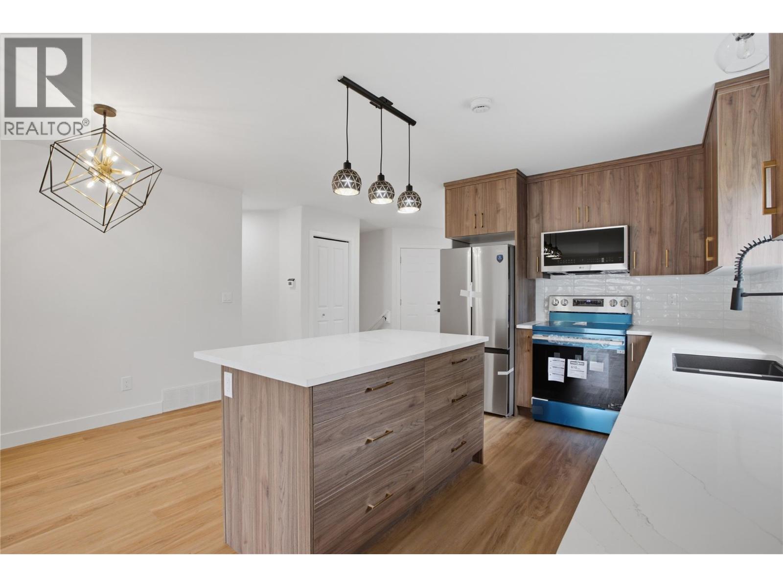 1940 Hillside Drive Unit# 1, Kamloops, British Columbia  V2E 2T3 - Photo 9 - 10390299