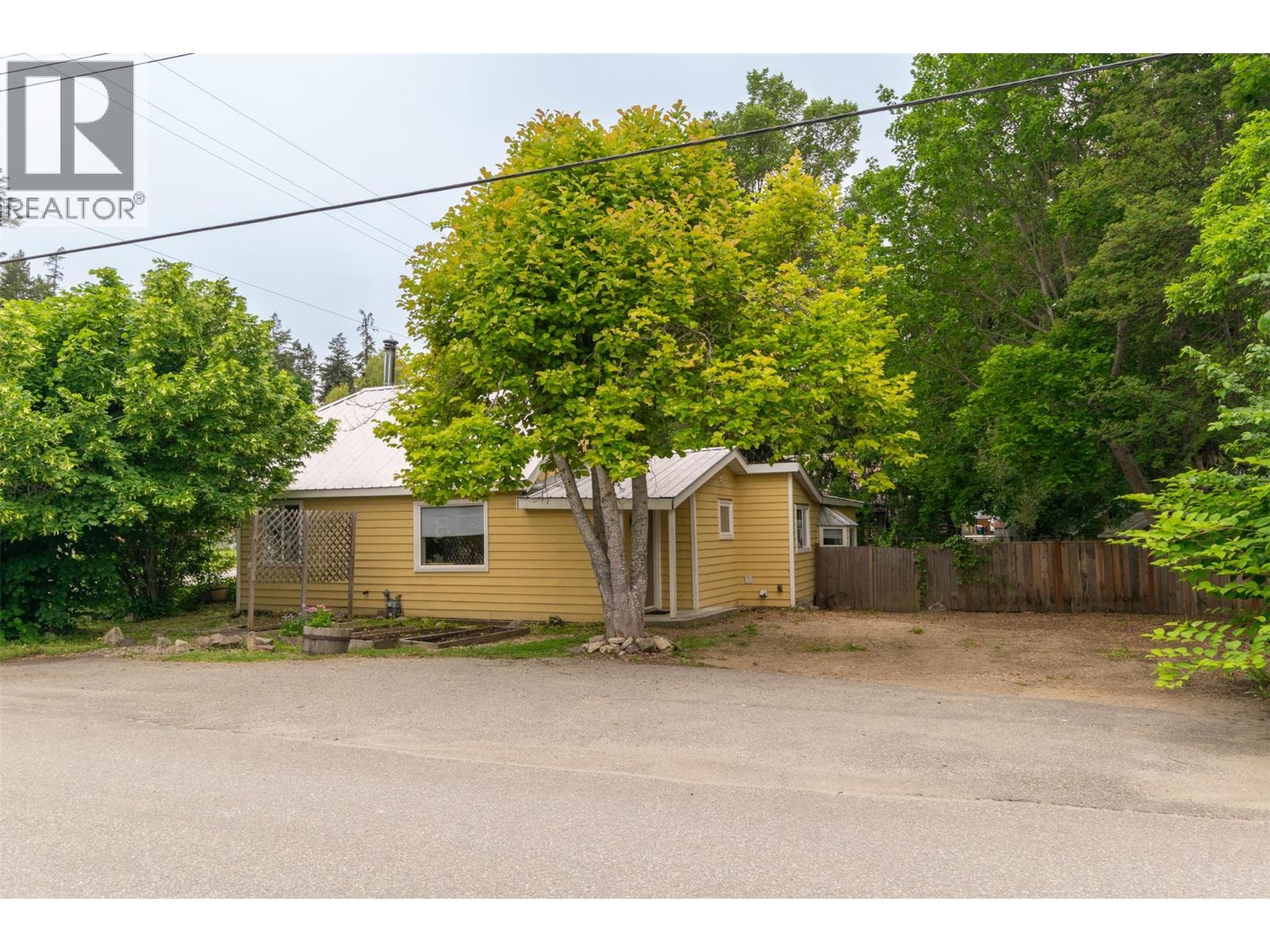 5081 70 Avenue Ne, Salmon Arm, British Columbia  V0E 1K0 - Photo 3 - 10390491