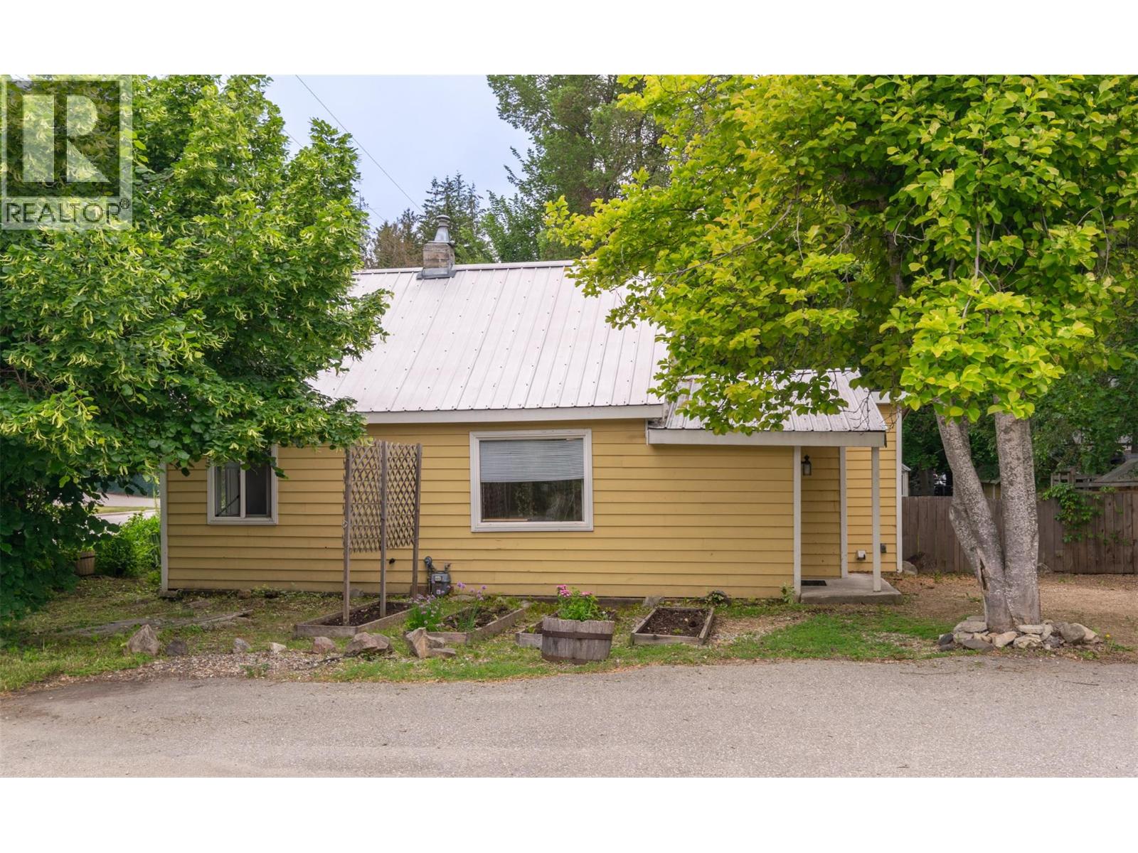 5081 70 Avenue Ne, Salmon Arm, British Columbia  V0E 1K0 - Photo 4 - 10390491
