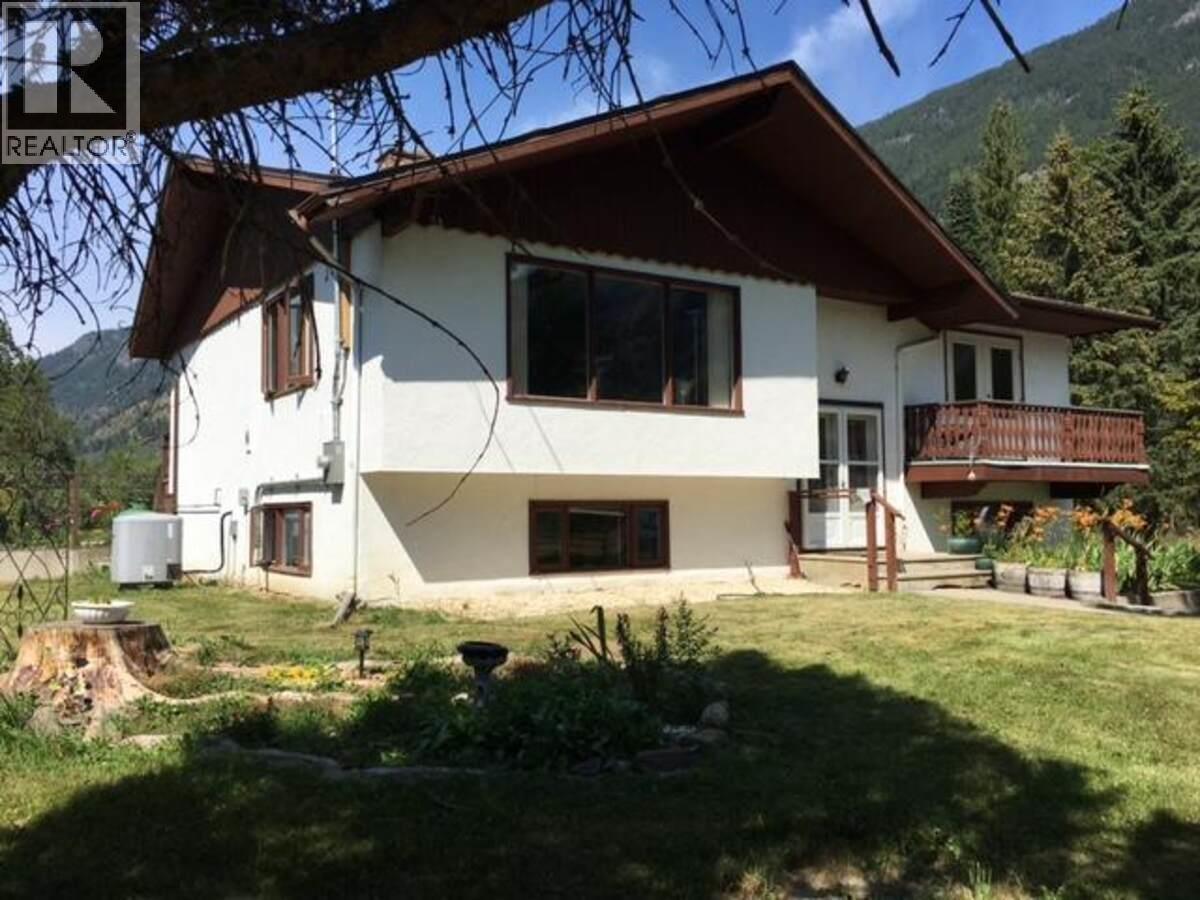 4856 32 Street, Canyon, British Columbia  V0B 1C1 - Photo 1 - 10390497