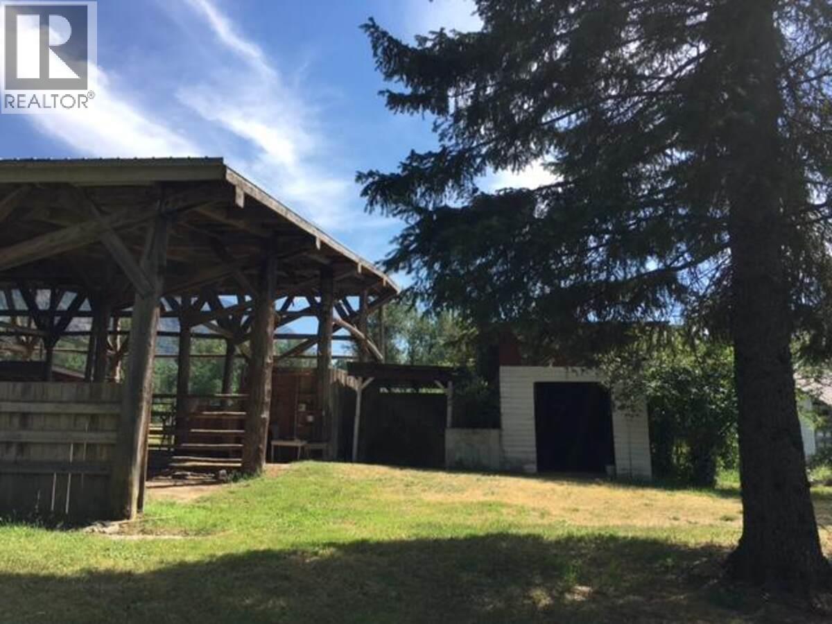 4856 32 Street, Canyon, British Columbia  V0B 1C1 - Photo 11 - 10390497