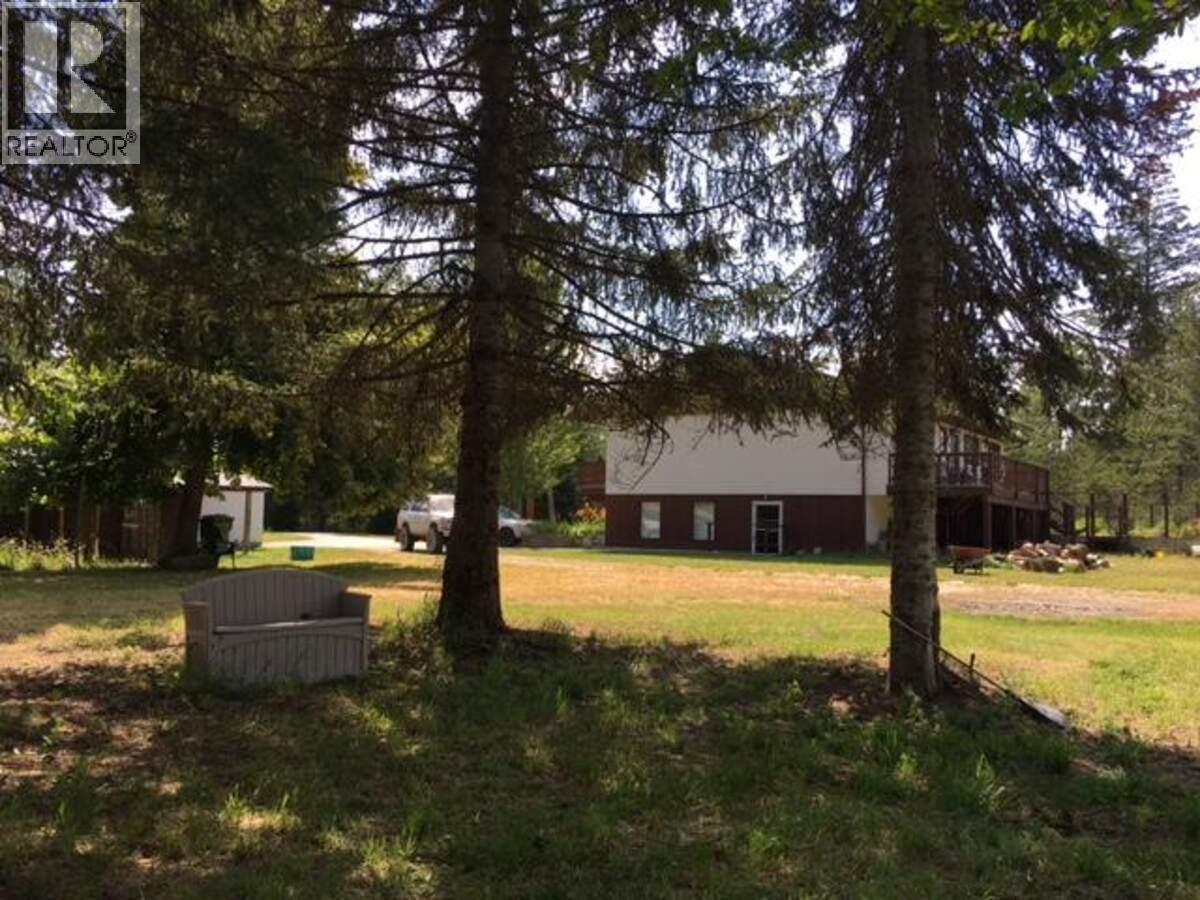 4856 32 Street, Canyon, British Columbia  V0B 1C1 - Photo 3 - 10390497