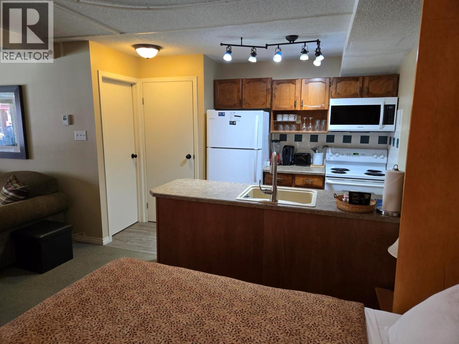2030 Panorama Drive Unit# 1030, Panorama, British Columbia  V0A 1T0 - Photo 8 - 10390428