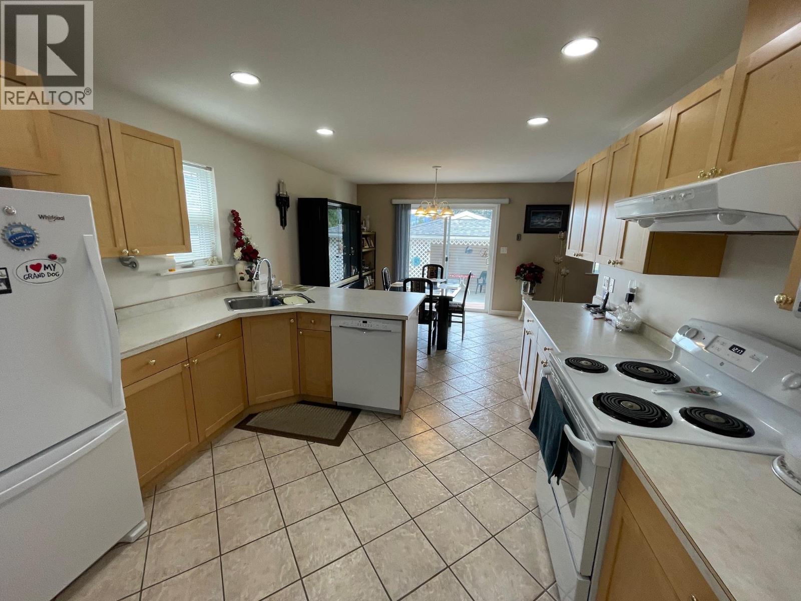 2135 Brycen Place, Grand Forks, British Columbia  V0H 1H0 - Photo 15 - 10389780