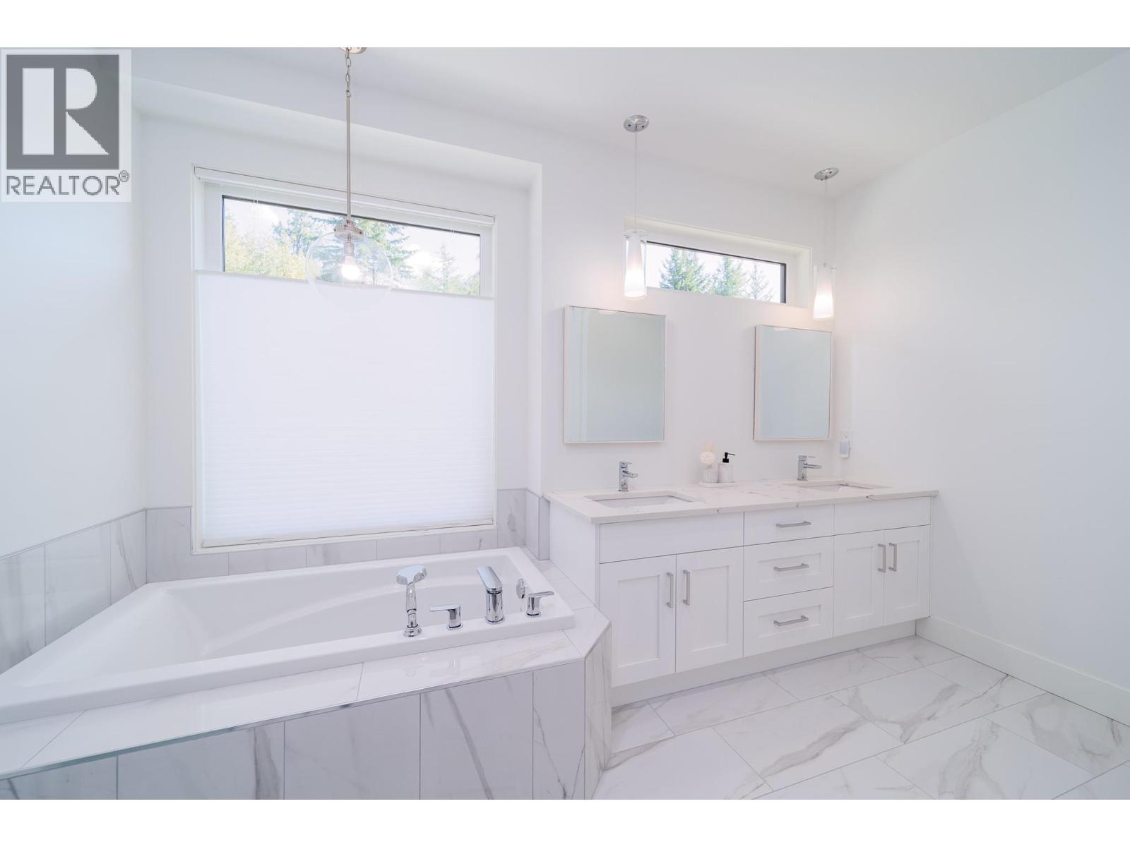4451 Hayes Road, Kelowna, British Columbia  V1W 5A7 - Photo 55 - 10389460