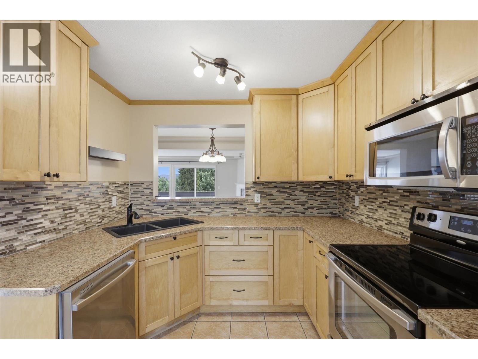 1810 Springhill Drive Unit# 12, Kamloops, British Columbia  V2E 1P9 - Photo 14 - 10390498