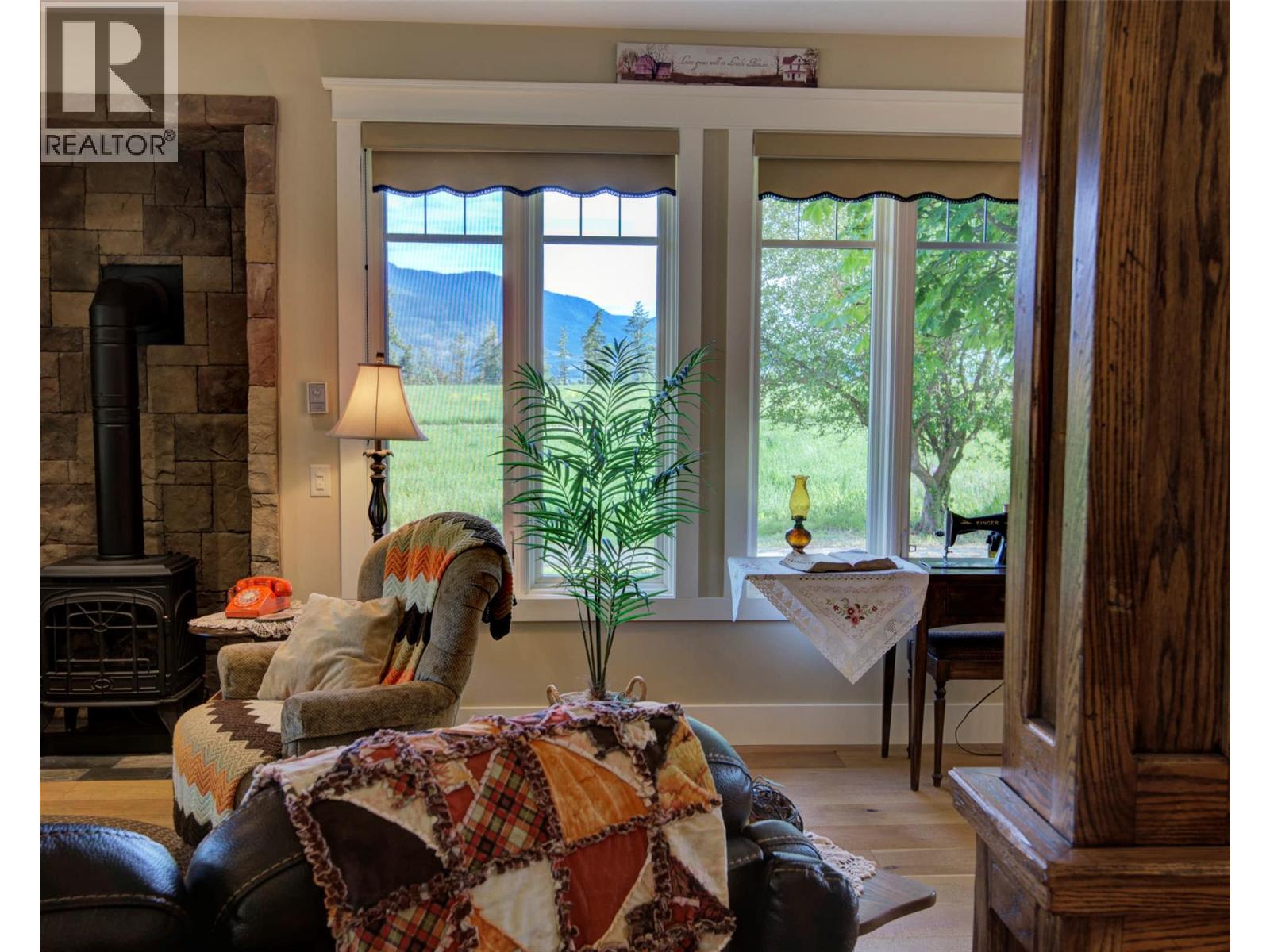 4201 Highland Park Road, Armstrong, British Columbia  V4Y 0L3 - Photo 13 - 10390322