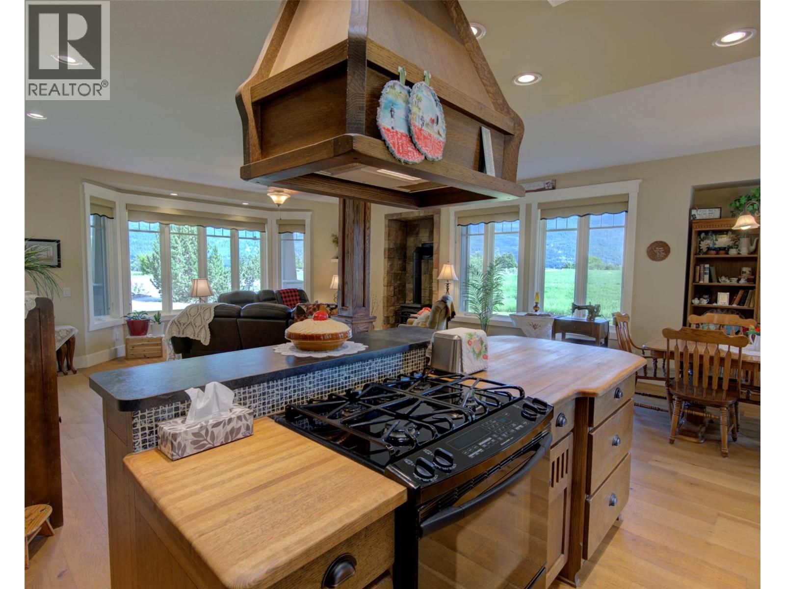 4201 Highland Park Road, Armstrong, British Columbia  V4Y 0L3 - Photo 15 - 10390322