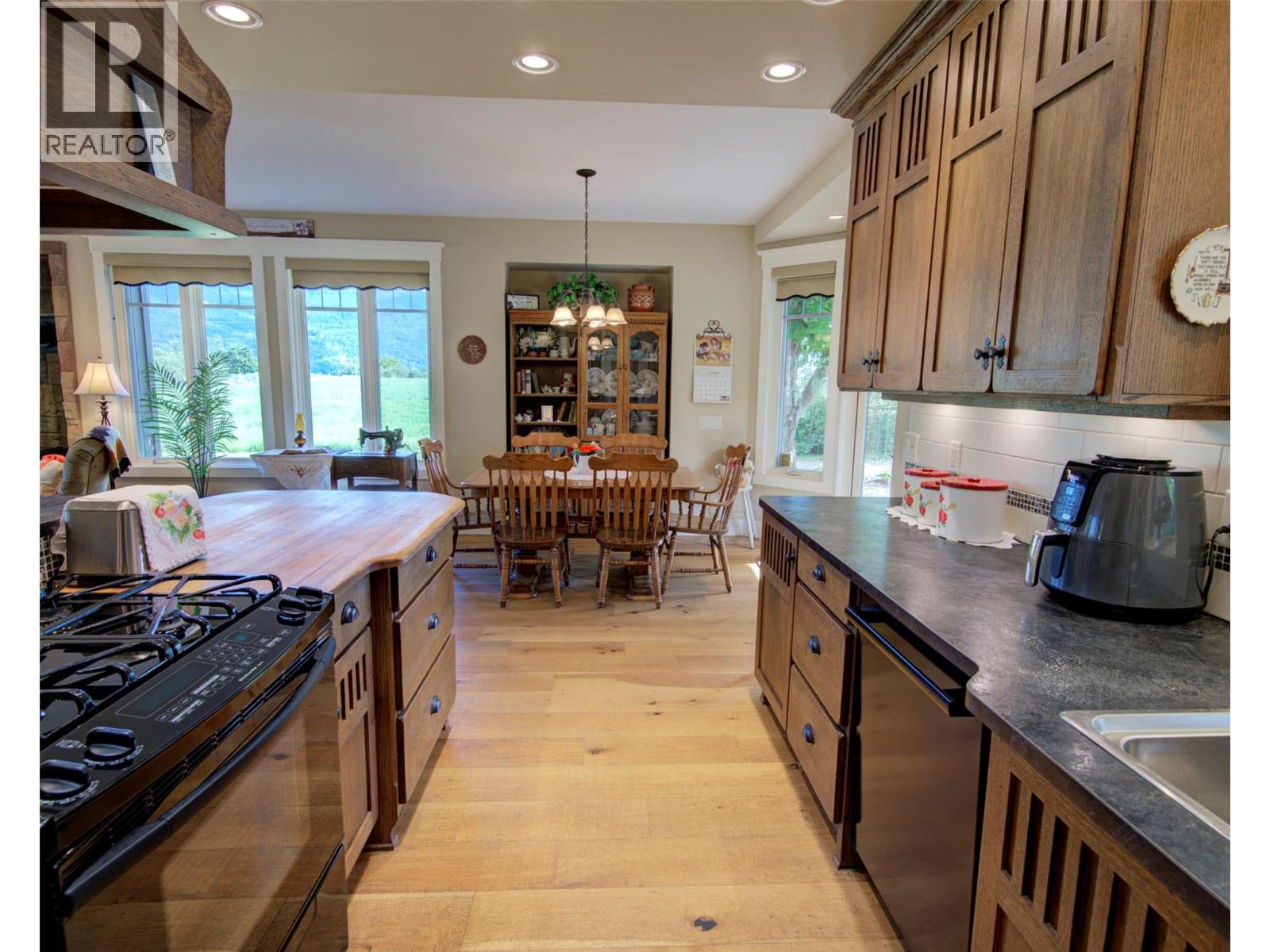 4201 Highland Park Road, Armstrong, British Columbia  V4Y 0L3 - Photo 18 - 10390322