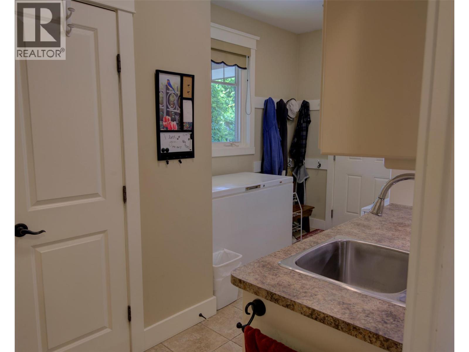 4201 Highland Park Road, Armstrong, British Columbia  V4Y 0L3 - Photo 30 - 10390322