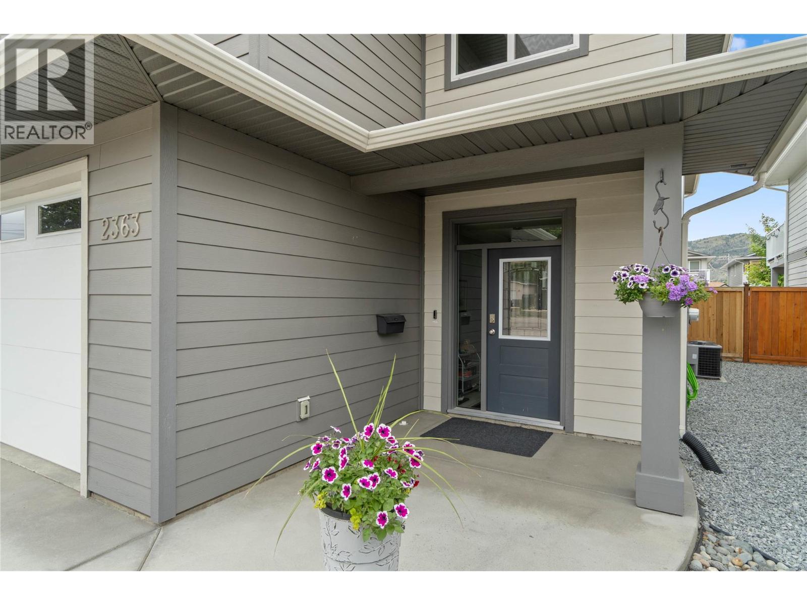 2363 Parkcrest Avenue, Kamloops, British Columbia  V2B 4Y2 - Photo 2 - 10390264