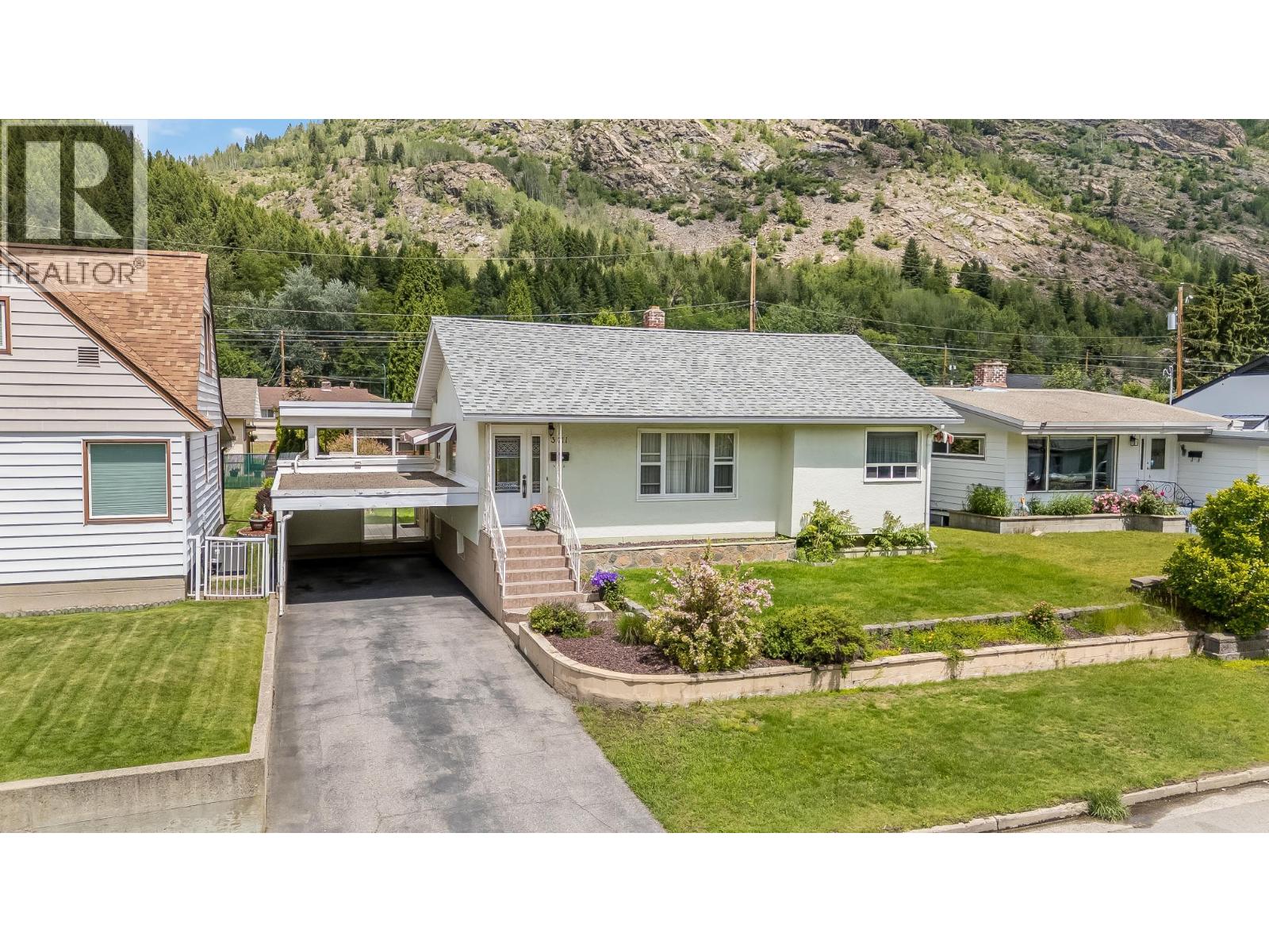3311 Dahlia Crescent, Trail, British Columbia  V1R 2Y1 - Photo 1 - 10390517