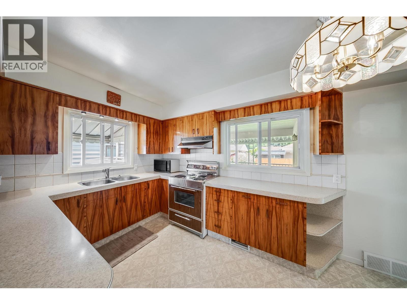 3311 Dahlia Crescent, Trail, British Columbia  V1R 2Y1 - Photo 11 - 10390517