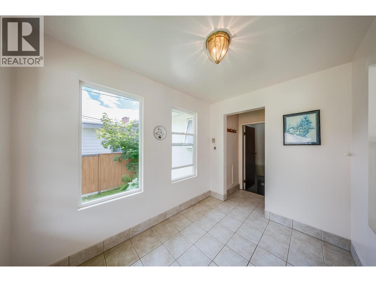 3311 Dahlia Crescent, Trail, British Columbia  V1R 2Y1 - Photo 12 - 10390517