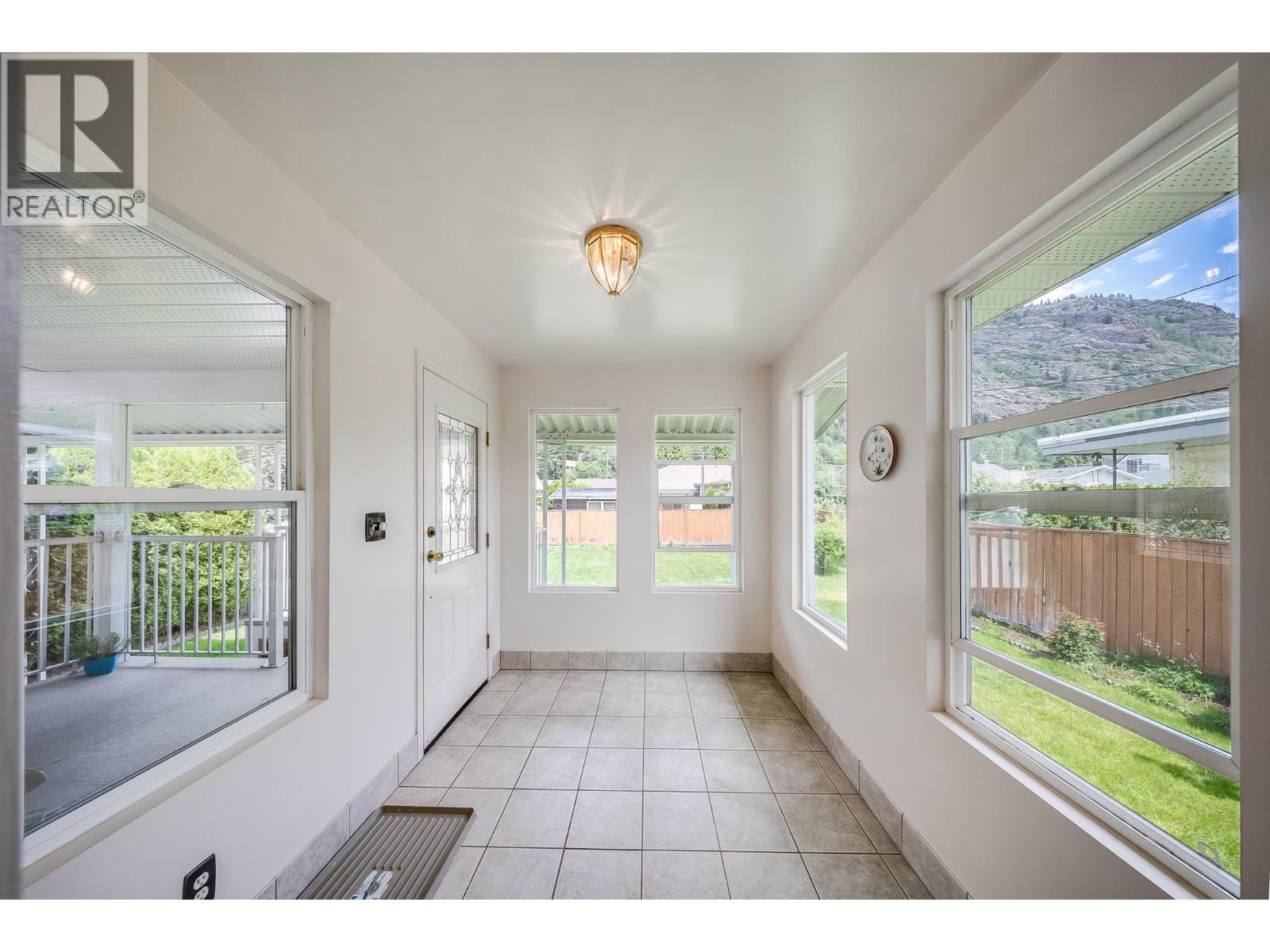 3311 Dahlia Crescent, Trail, British Columbia  V1R 2Y1 - Photo 13 - 10390517