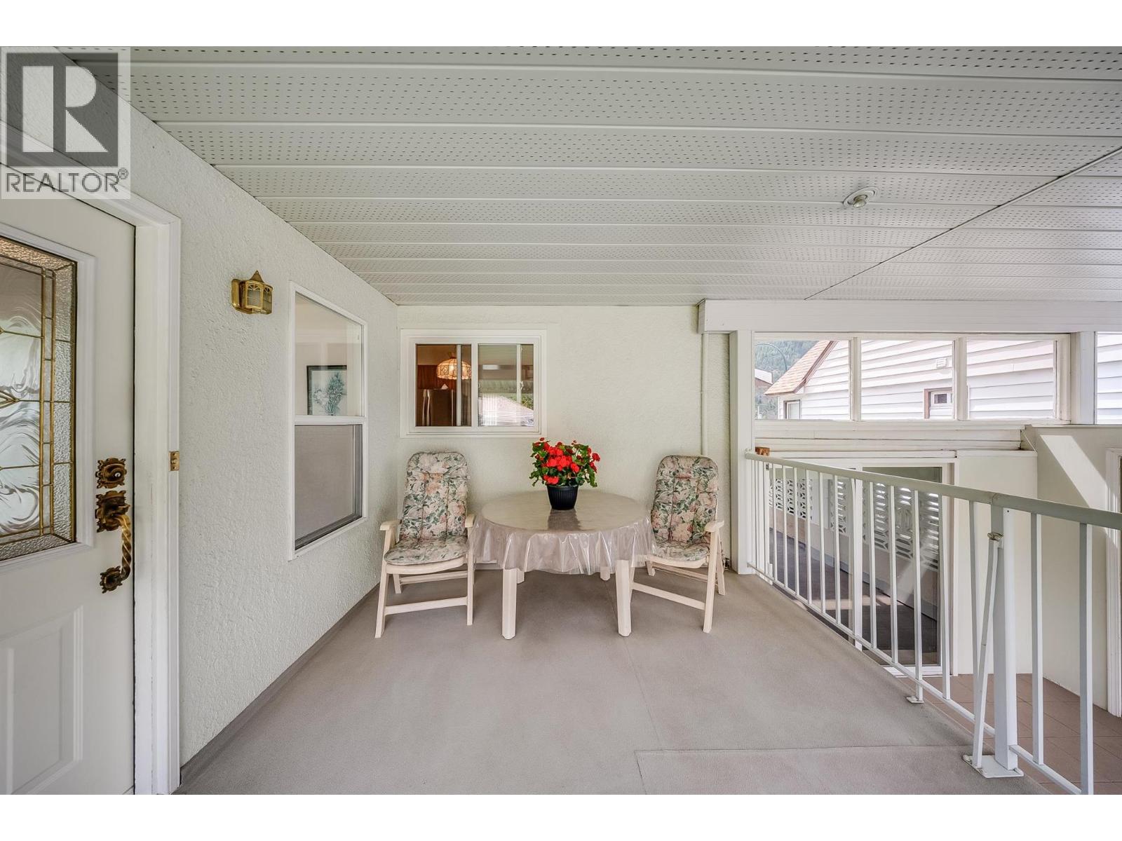 3311 Dahlia Crescent, Trail, British Columbia  V1R 2Y1 - Photo 15 - 10390517