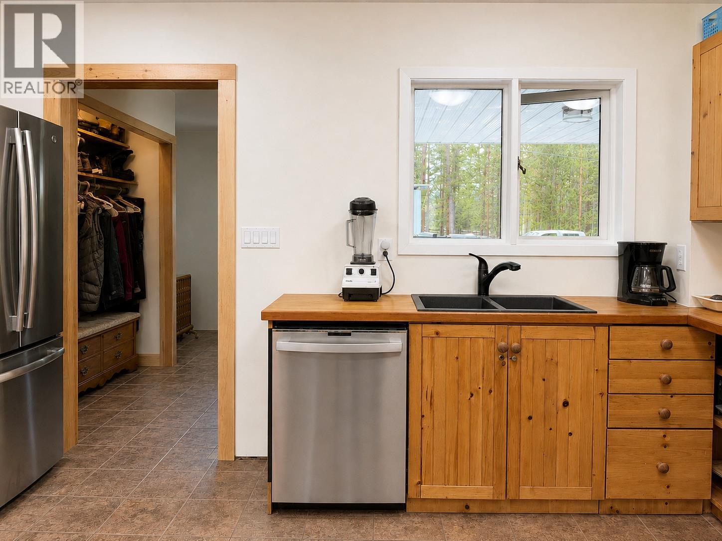 3601 49th Street S, Cranbrook, British Columbia  V1C 7M1 - Photo 22 - 10390510