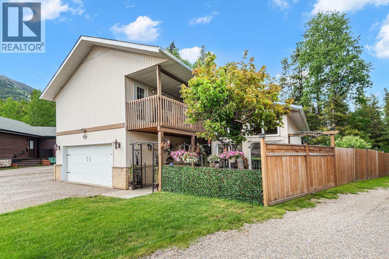 1313 Cypress Place, Sparwood, British Columbia  V0B 2G2 - Photo 1 - 10390504