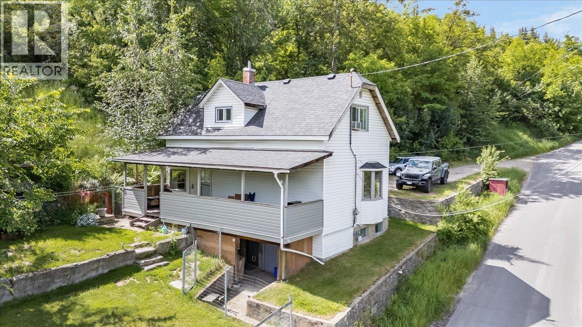 96 Reservoir Road, Warfield, British Columbia  V1R 3R8 - Photo 1 - 10390532