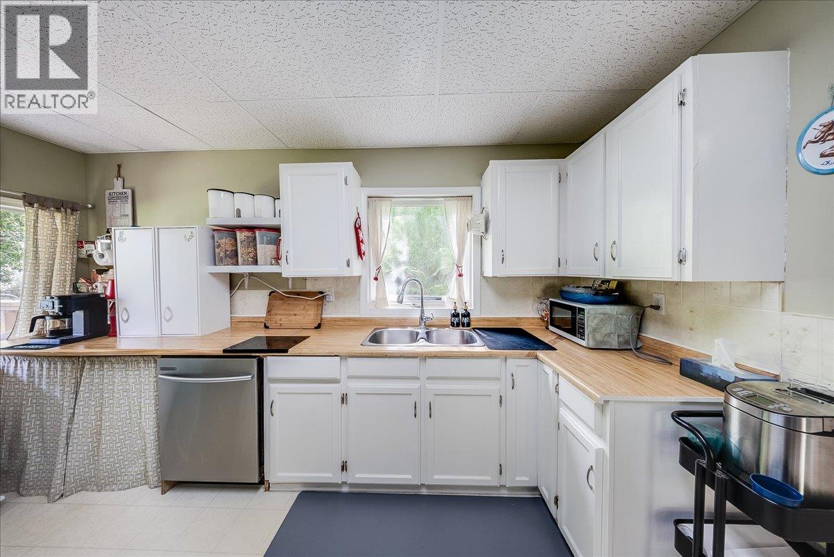 96 Reservoir Road, Warfield, British Columbia  V1R 3R8 - Photo 12 - 10390532
