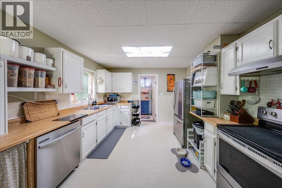 96 Reservoir Road, Warfield, British Columbia  V1R 3R8 - Photo 17 - 10390532