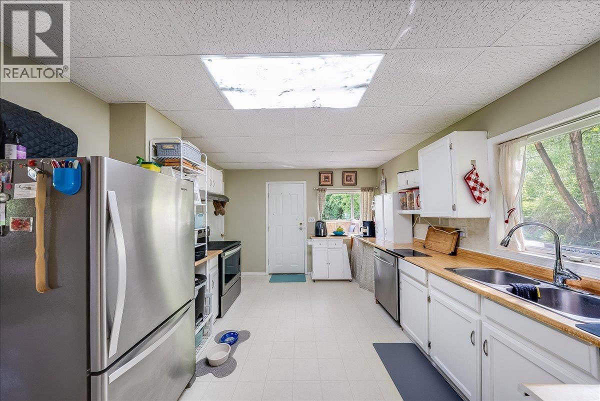 96 Reservoir Road, Warfield, British Columbia  V1R 3R8 - Photo 18 - 10390532